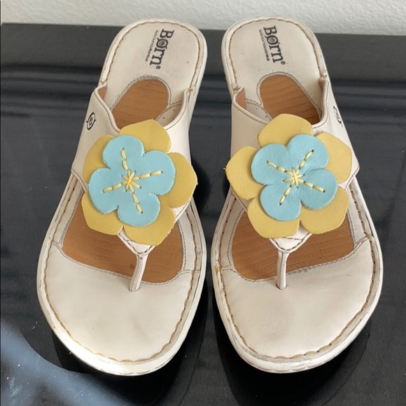 light colored wedge - Picture 1 of 8